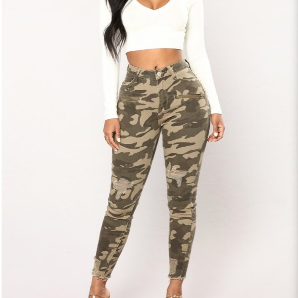 🆕 Fashion Nova Camo jeans